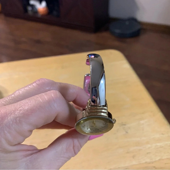 Avon perfect two tone watch delicate cuff NIB - Picture 4 of 5